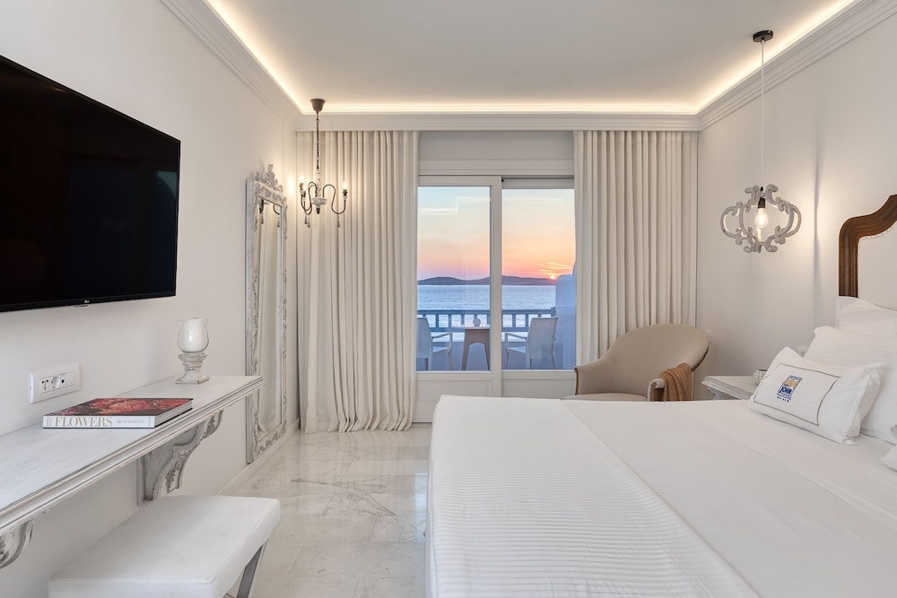 Saint John Hotel Villas & Spa — Hotel rooms in Ornos, South Aegean