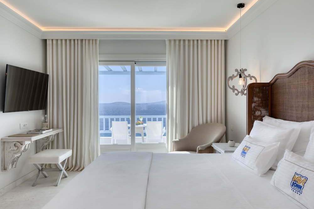 Saint John Hotel Villas & Spa — Hotel rooms in Ornos, South Aegean