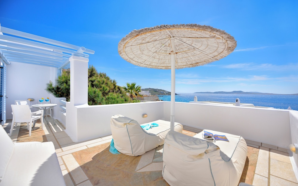 Saint John Hotel Villas & Spa — Hotel rooms in Ornos, South Aegean
