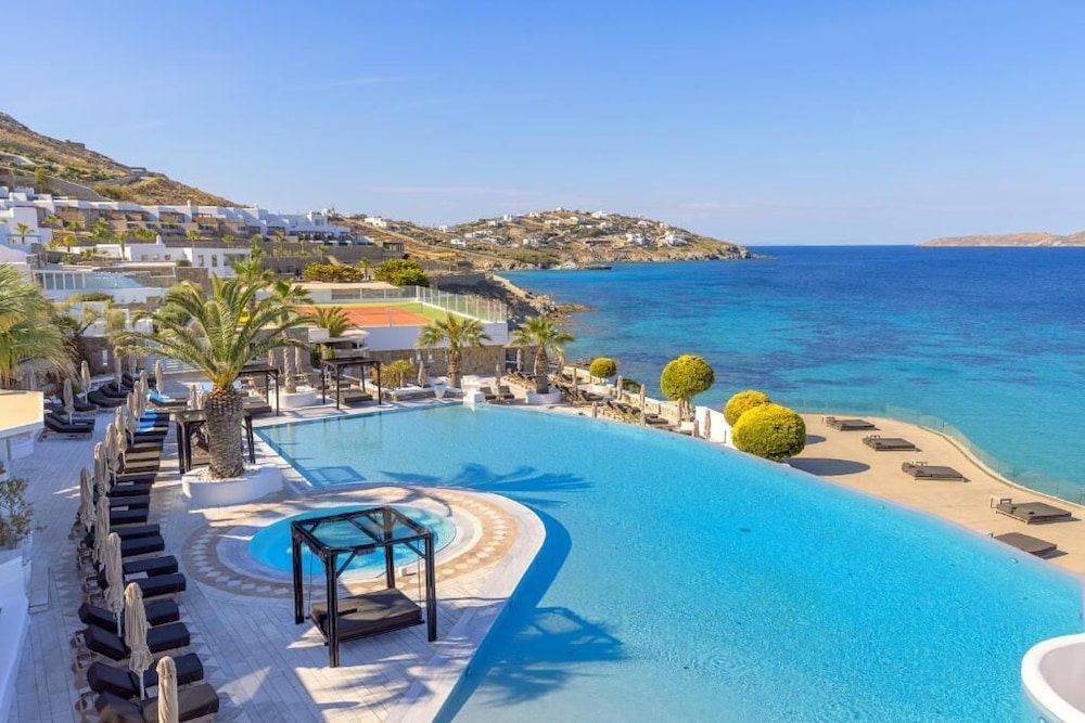 Saint John Hotel Villas & Spa — Swimming pool in Ornos, South Aegean
