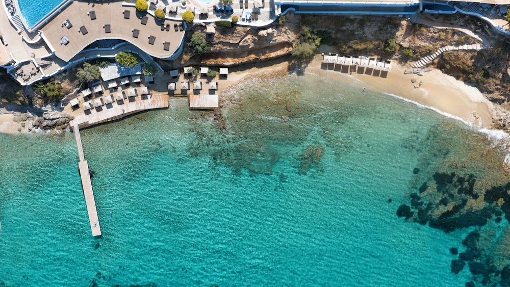 Saint John Hotel Villas & Spa — Beach in Ornos, South Aegean