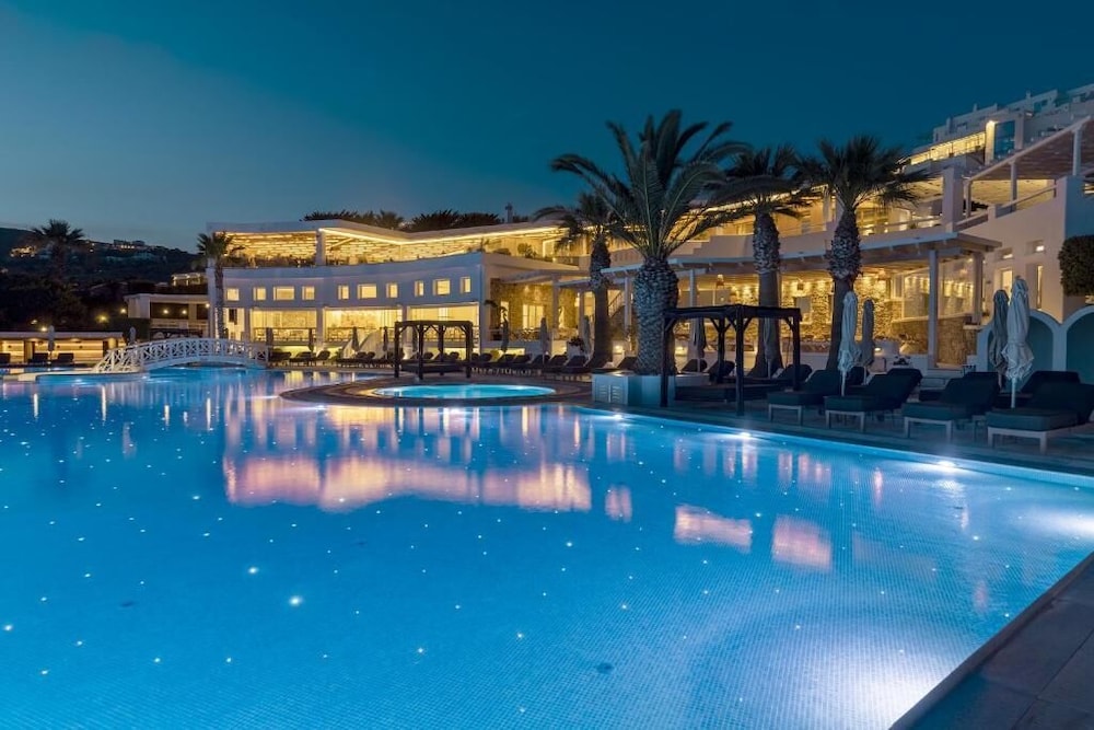 Saint John Hotel Villas & Spa — Swimming pool in Ornos, South Aegean