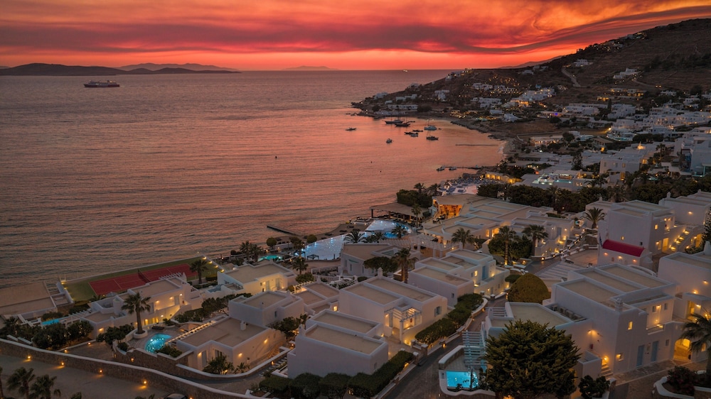 Saint John Hotel Villas & Spa — Beach in Ornos, South Aegean