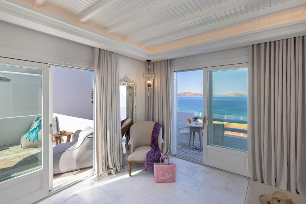 Saint John Hotel Villas & Spa — Hotel rooms in Ornos, South Aegean