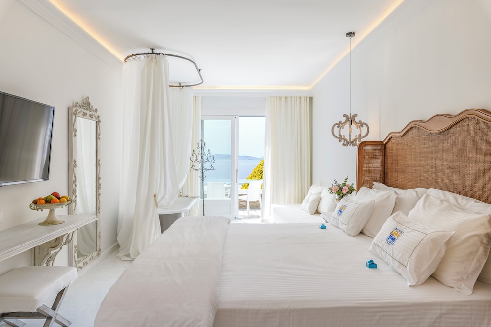 Saint John Hotel Villas & Spa — Hotel rooms in Ornos, South Aegean