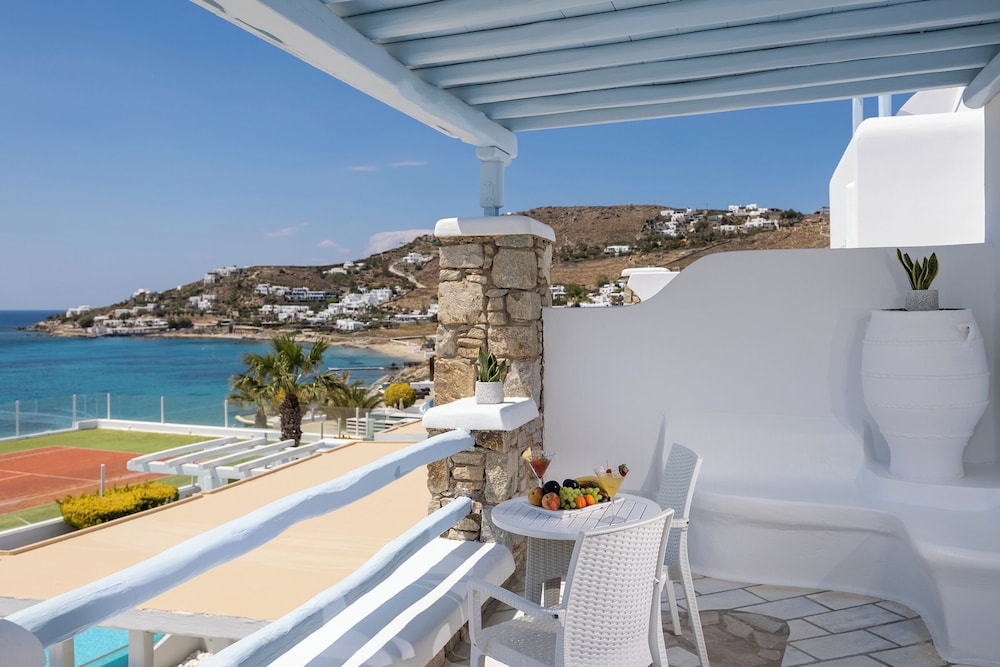 Saint John Hotel Villas & Spa — Beach in Ornos, South Aegean