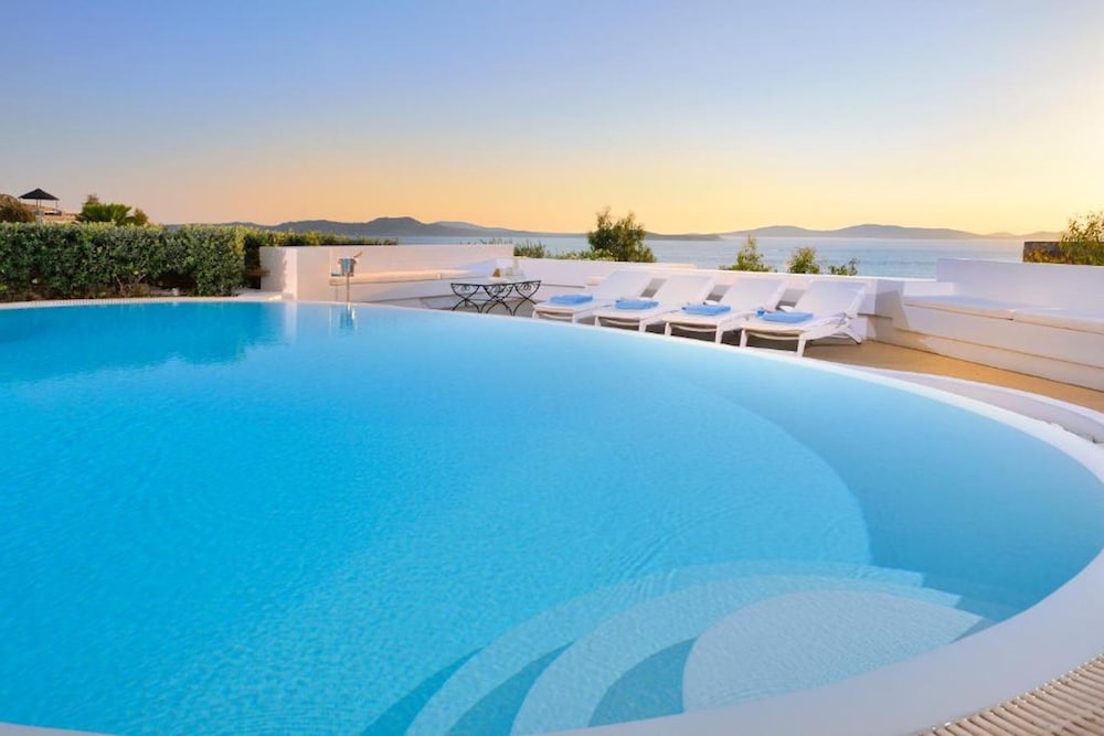 Saint John Hotel Villas & Spa — Swimming pool in Ornos, South Aegean