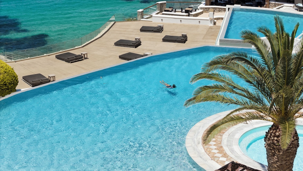 Saint John Hotel Villas & Spa — Swimming pool in Ornos, South Aegean