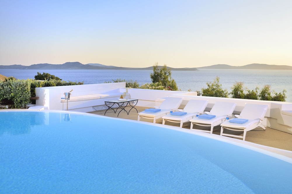 Saint John Hotel Villas & Spa — Swimming pool in Ornos, South Aegean