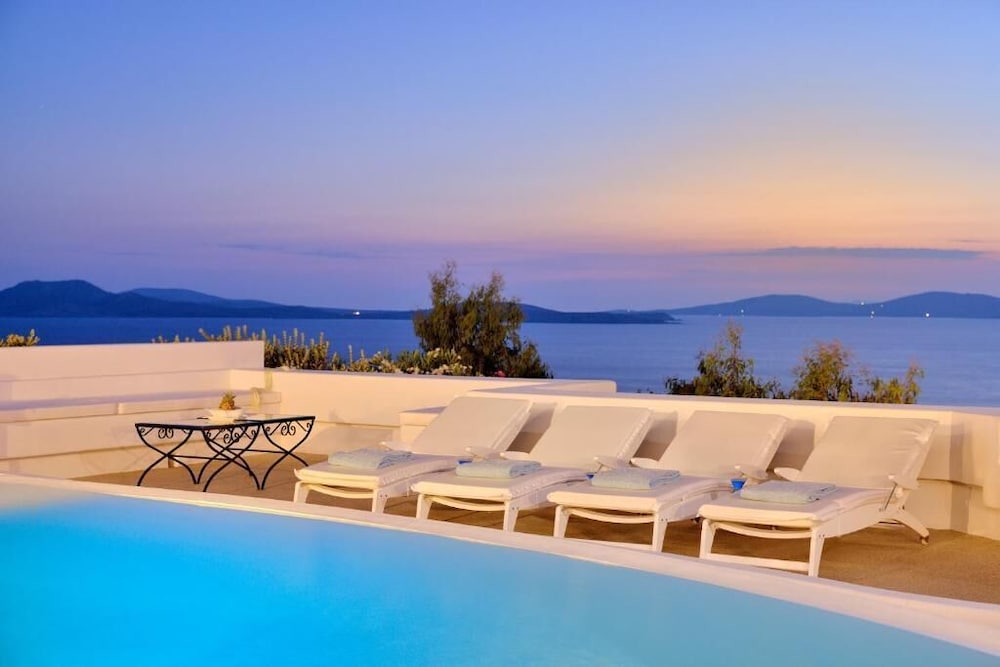 Saint John Hotel Villas & Spa — Swimming pool in Ornos, South Aegean