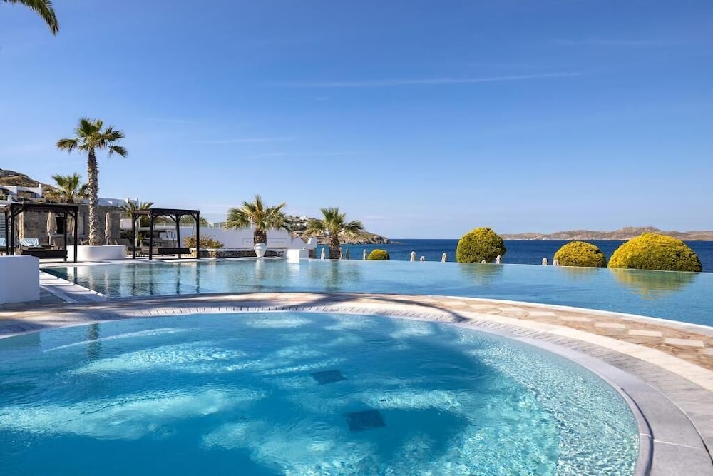Saint John Hotel Villas & Spa — Swimming pool in Ornos, South Aegean