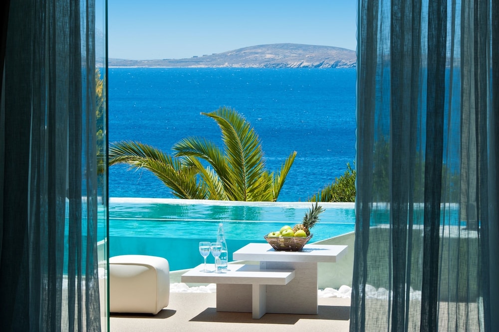 Saint John Hotel Villas & Spa — Swimming pool in Ornos, South Aegean