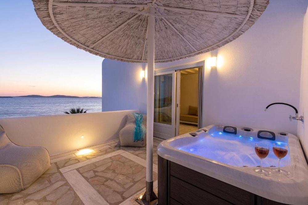Saint John Hotel Villas & Spa — Hotel rooms in Ornos, South Aegean