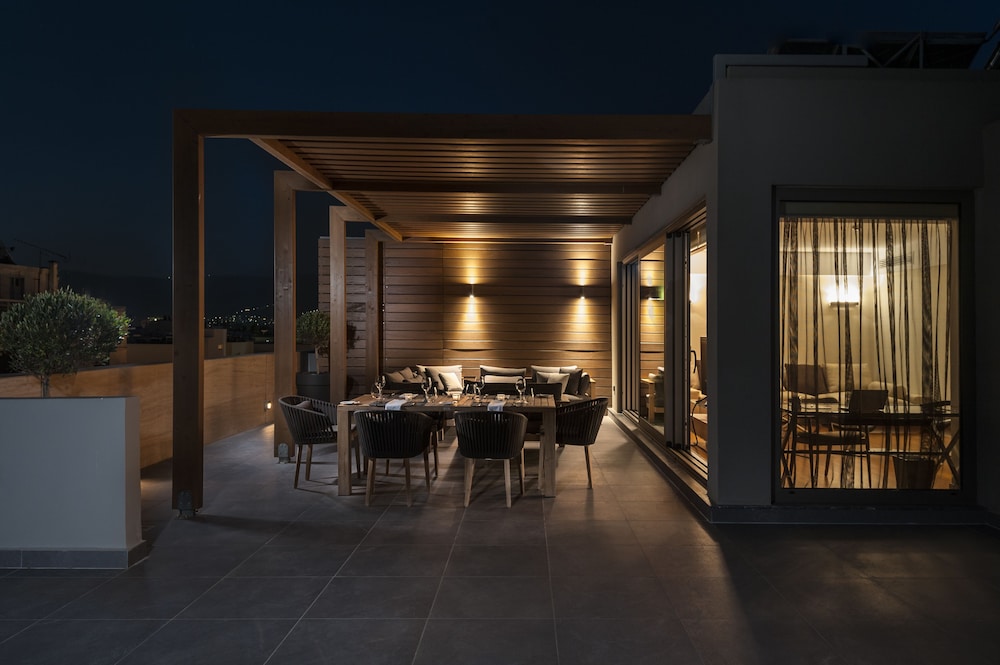 Samaria Hotel — Restaurant & bars in Chania