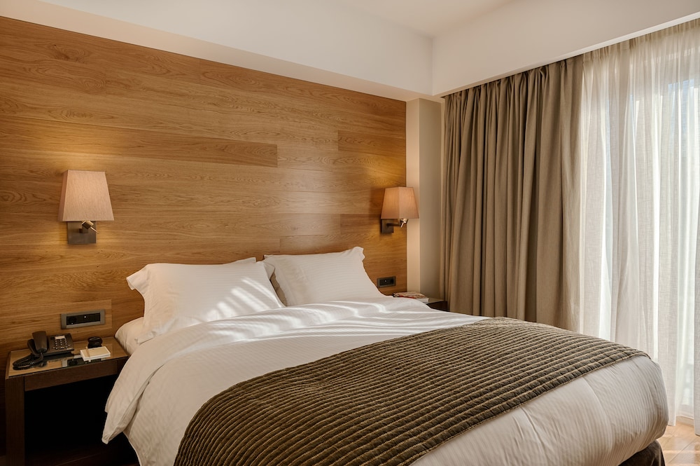 Samaria Hotel — Hotel rooms in Chania