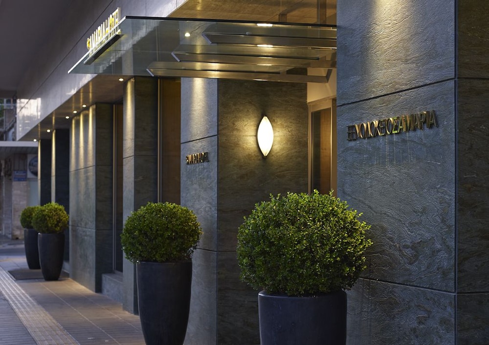 Samaria Hotel — Hotel building in Chania