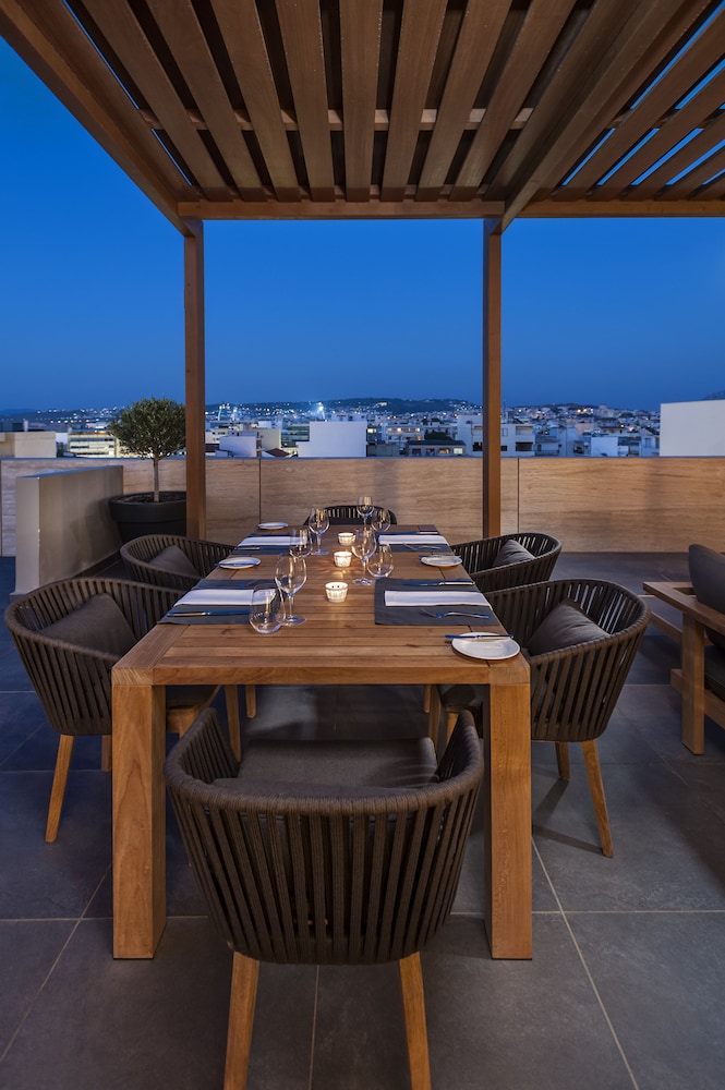 Samaria Hotel — Restaurant & bars in Chania