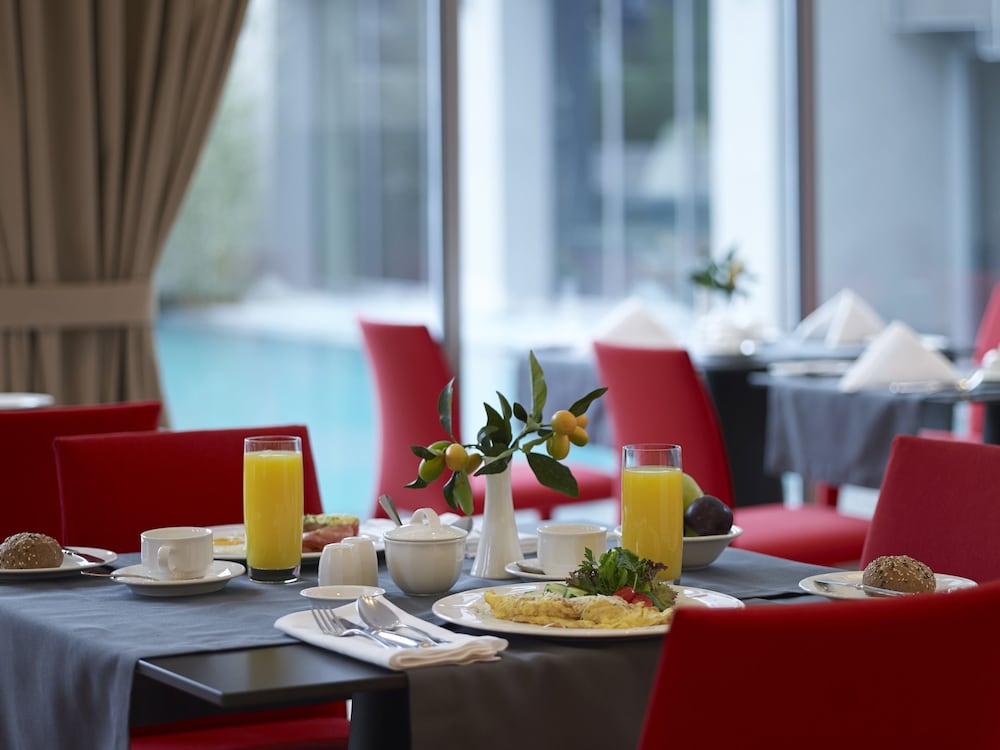 Samaria Hotel — Restaurant & bars in Chania