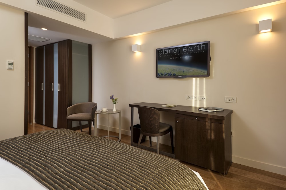 Samaria Hotel — Hotel rooms in Chania