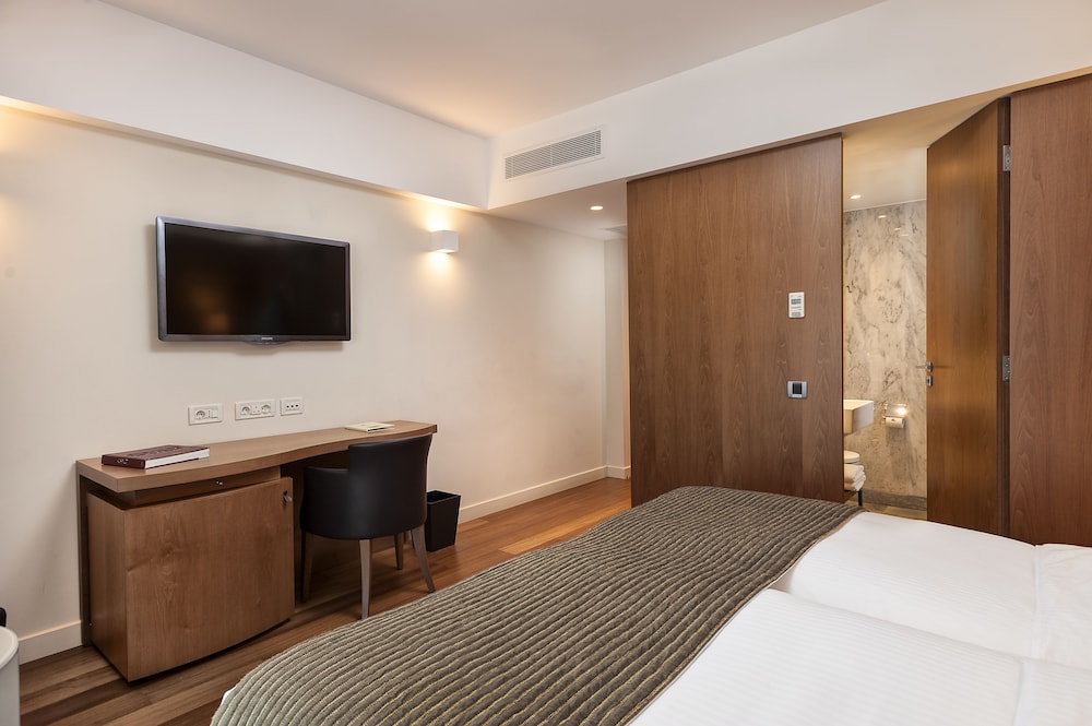 Samaria Hotel — Hotel rooms in Chania