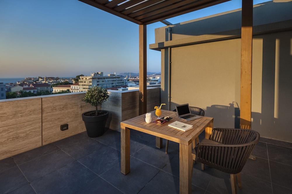 Samaria Hotel — Hotel rooms in Chania