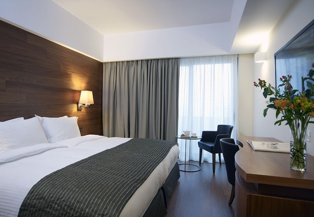 Samaria Hotel — Hotel rooms in Chania