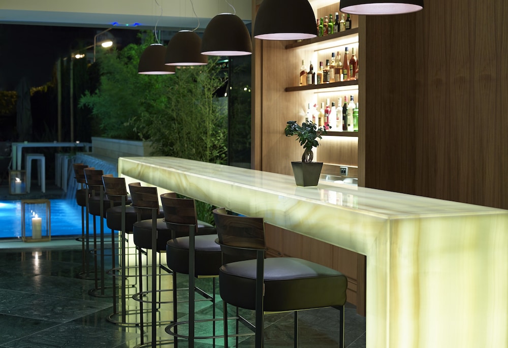 Samaria Hotel — Restaurant & bars in Chania