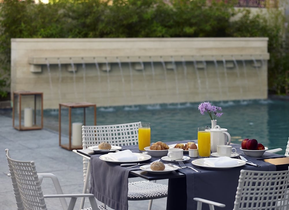 Samaria Hotel — Restaurant & bars in Chania