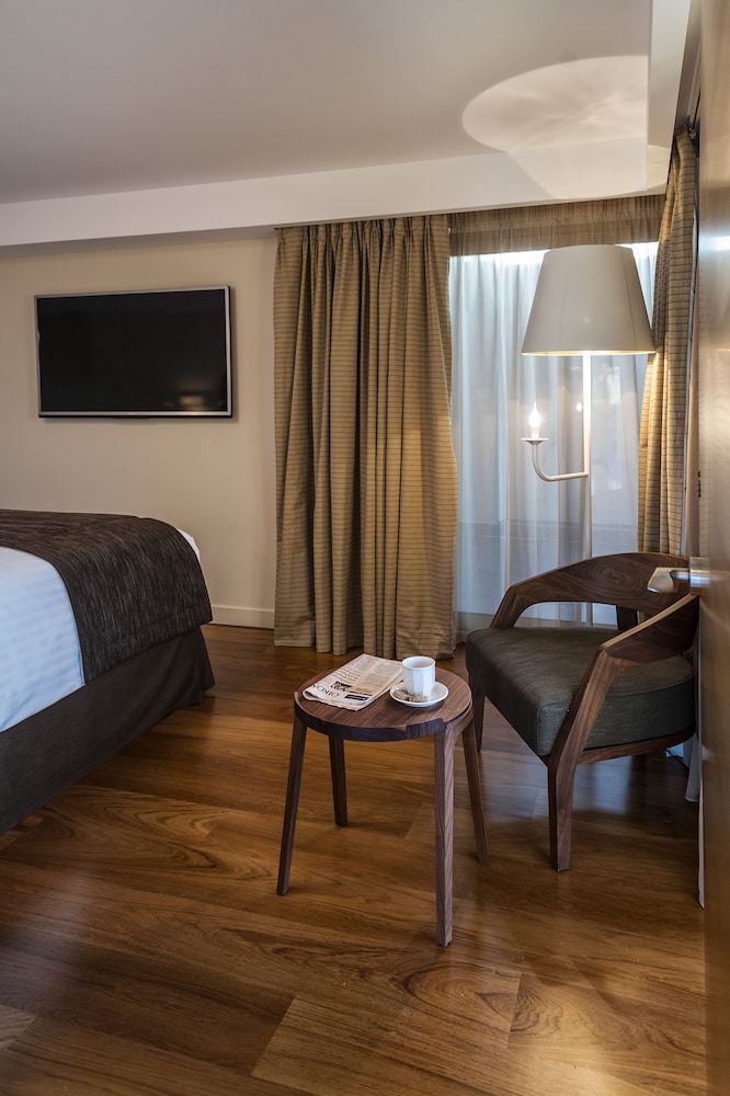 Samaria Hotel — Hotel rooms in Chania