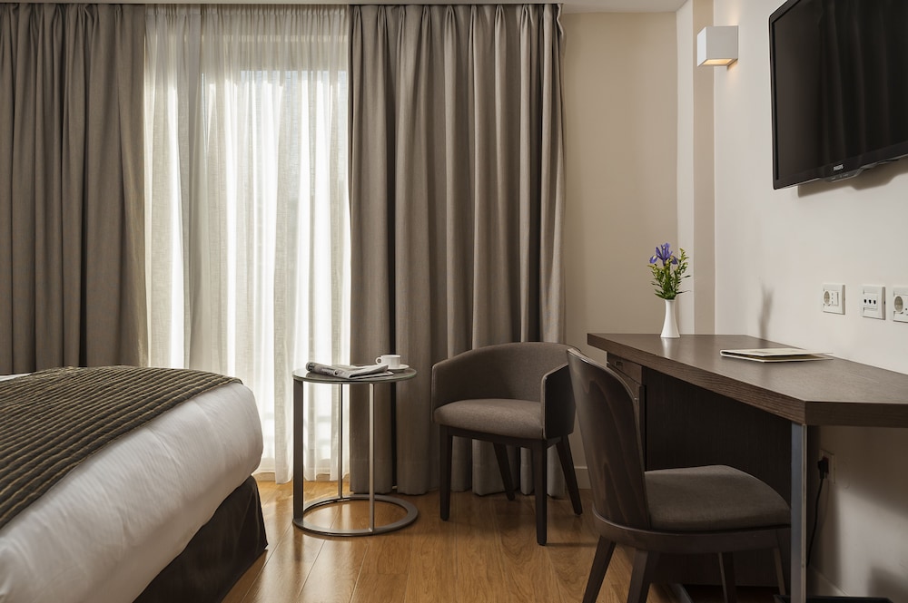 Samaria Hotel — Hotel rooms in Chania