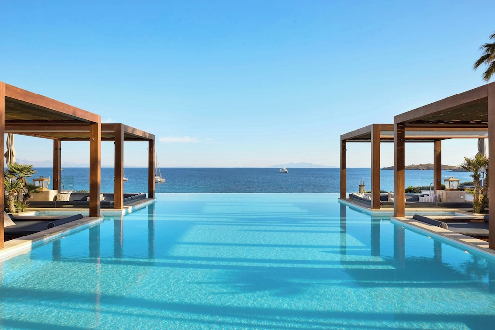 Santa Marina, a Luxury Collection Resort, Mykonos — Swimming pool in Ornos, South Aegean