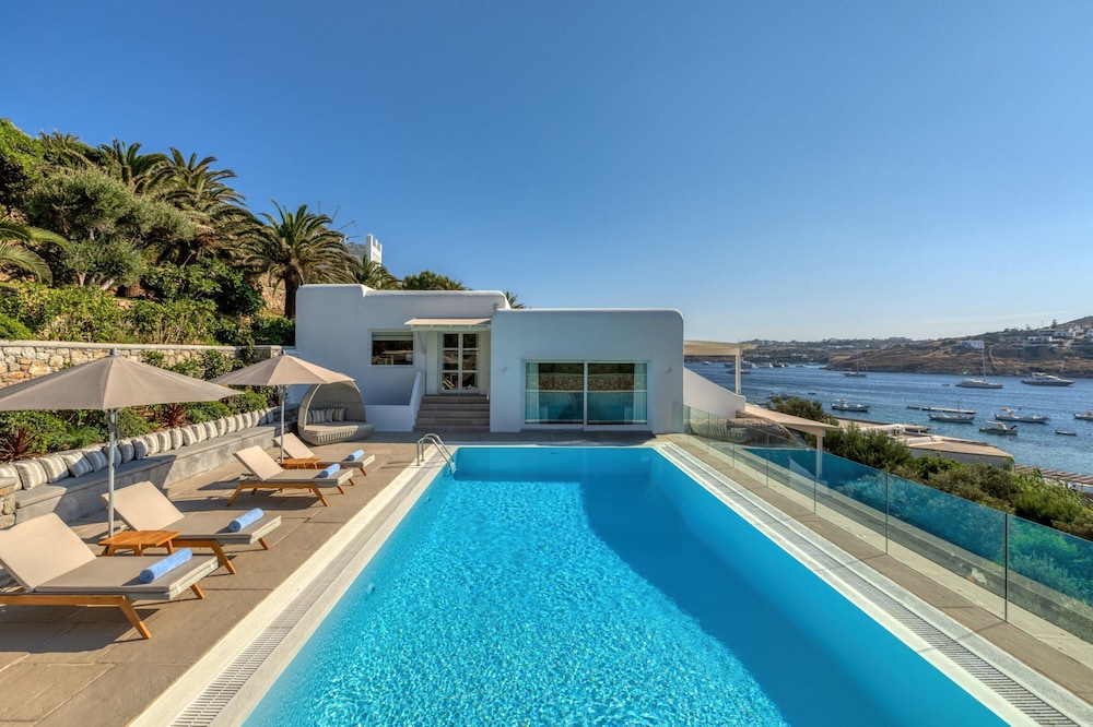 Santa Marina, a Luxury Collection Resort, Mykonos — Swimming pool in Ornos, South Aegean