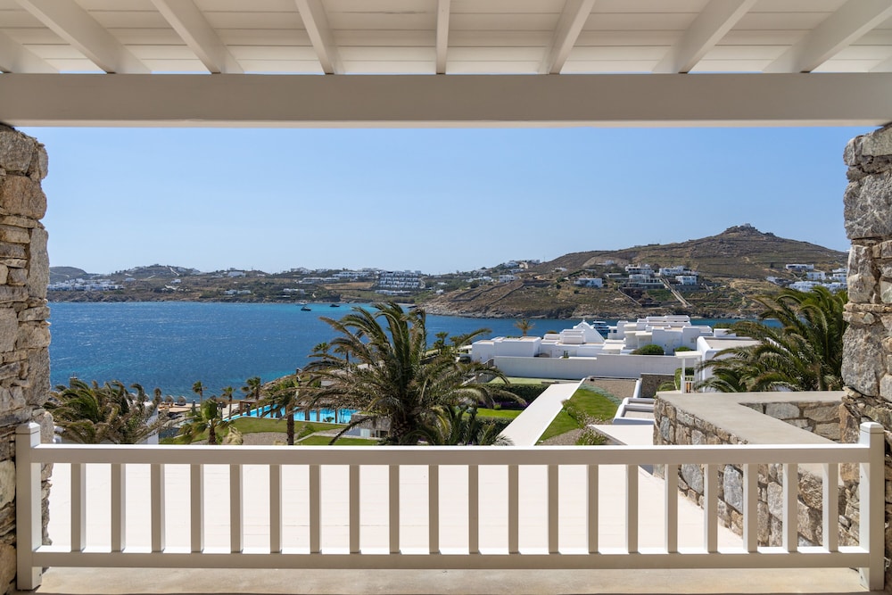 Santa Marina, a Luxury Collection Resort, Mykonos — Hotel building in Ornos, South Aegean
