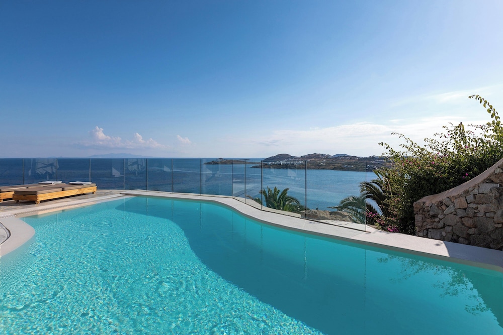 Santa Marina, a Luxury Collection Resort, Mykonos — Swimming pool in Ornos, South Aegean
