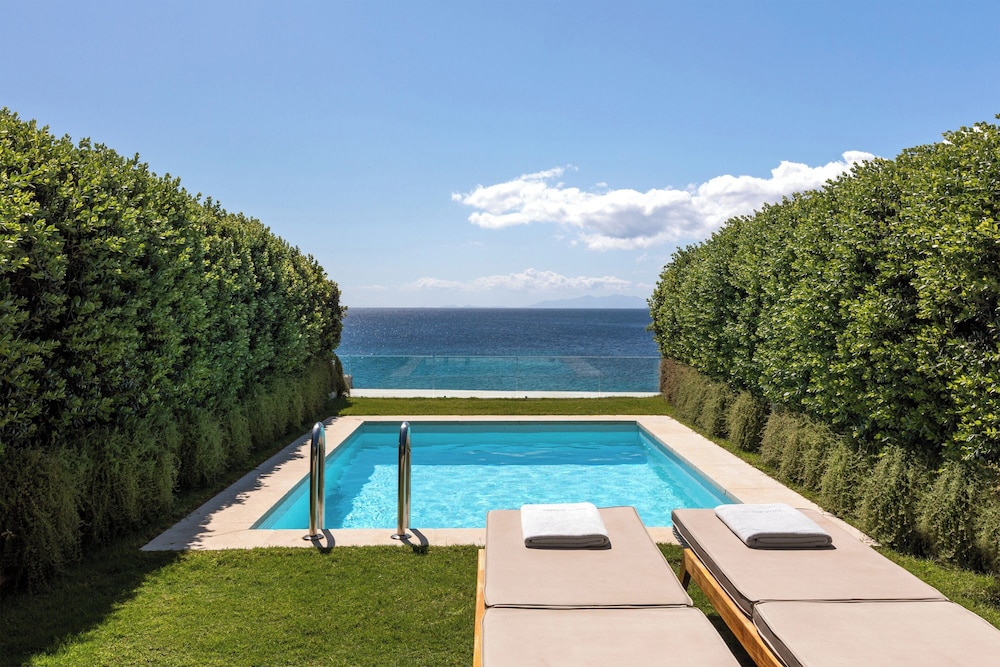 Santa Marina, a Luxury Collection Resort, Mykonos — Swimming pool in Ornos, South Aegean