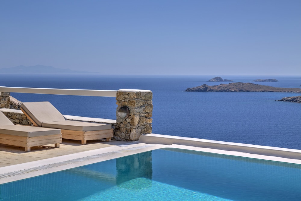 Santa Marina, a Luxury Collection Resort, Mykonos — Swimming pool in Ornos, South Aegean