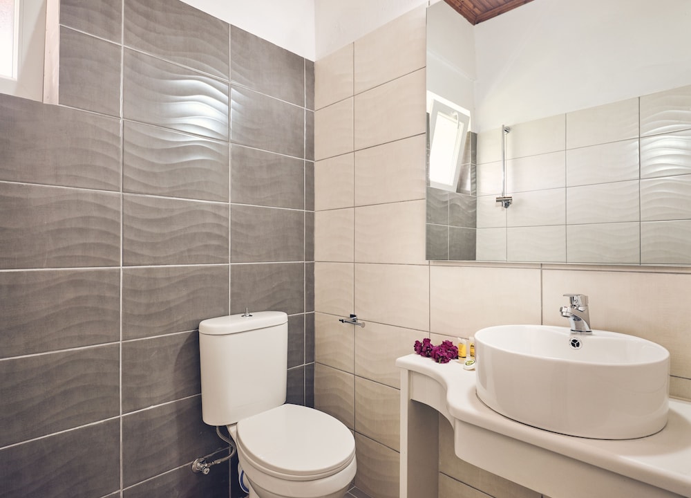 Savvas De Mar Hotel — Hotel rooms in Laganas, Ionian Islands