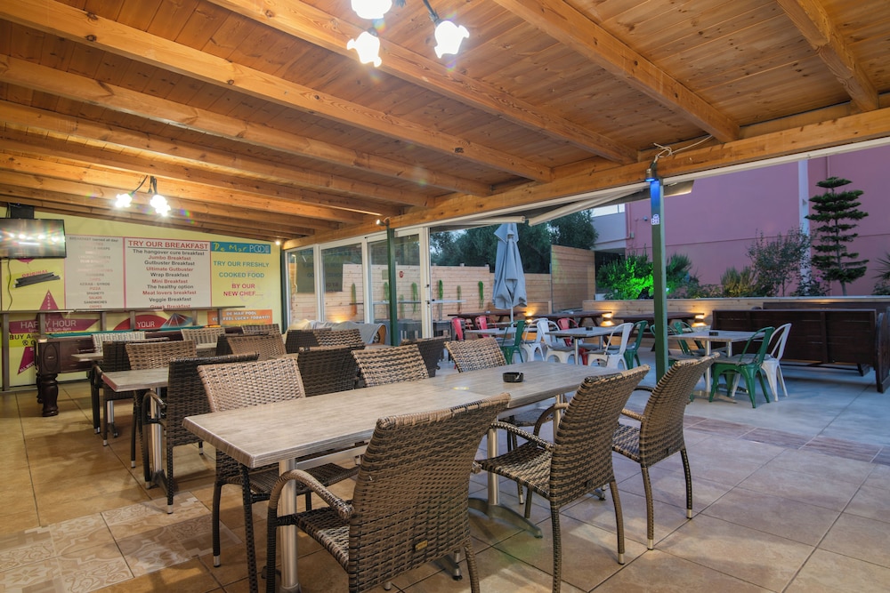 Savvas De Mar Hotel — Restaurant & bars in Laganas, Ionian Islands