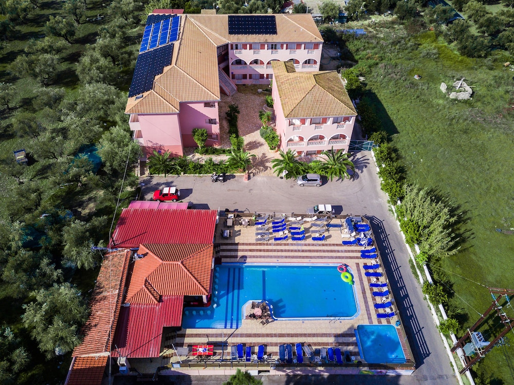 Savvas De Mar Hotel — Hotel building in Laganas, Ionian Islands