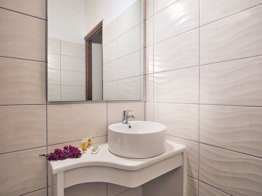 Savvas De Mar Hotel — Hotel rooms in Laganas, Ionian Islands