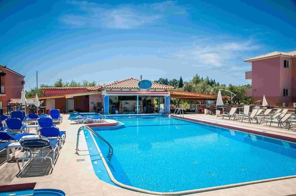 Savvas De Mar Hotel — Swimming pool in Laganas, Ionian Islands