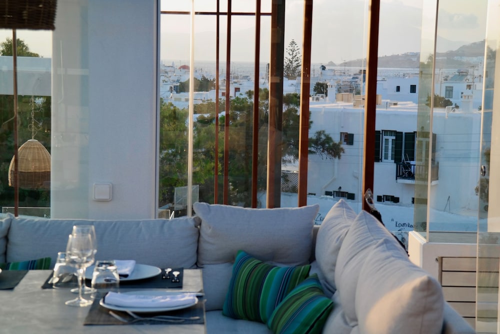 Semeli Hotel — Hotel rooms in Mykonos Town, South Aegean