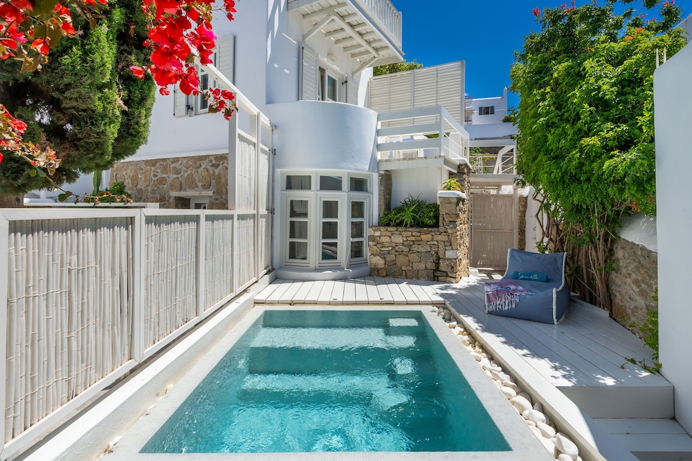Semeli Hotel — Swimming pool in Mykonos Town, South Aegean
