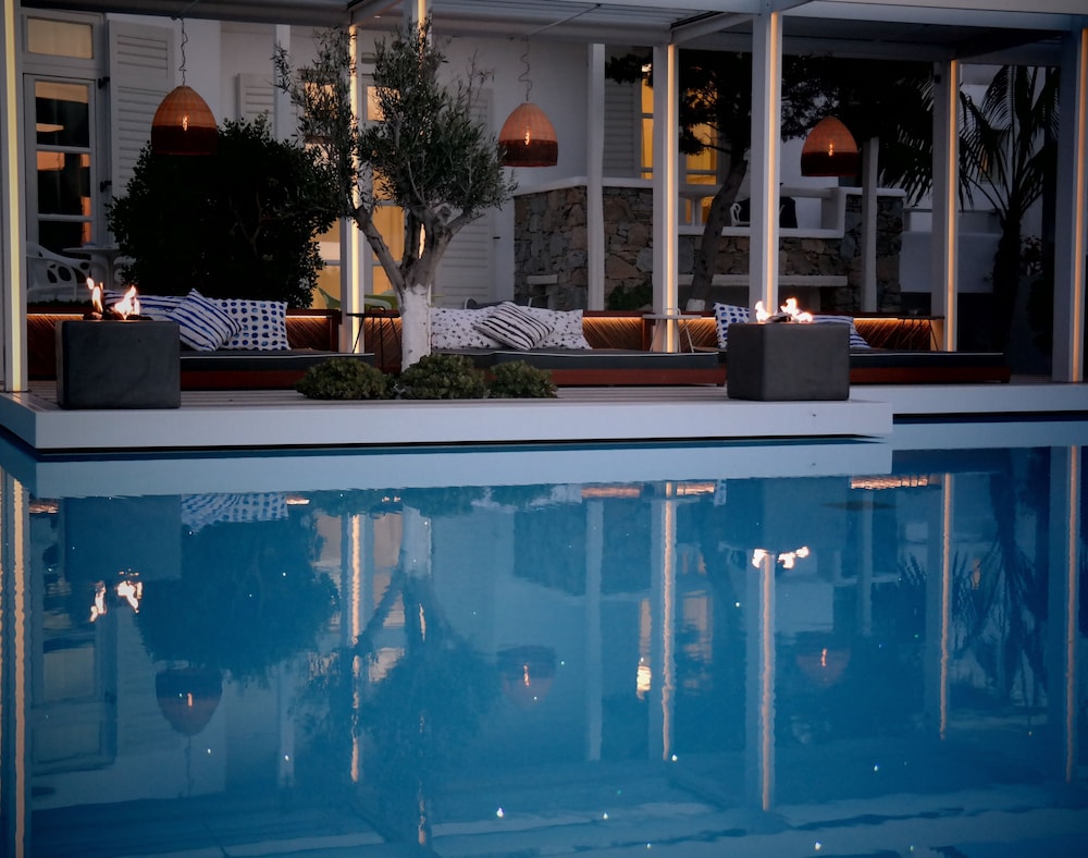 Semeli Hotel — Swimming pool in Mykonos Town, South Aegean