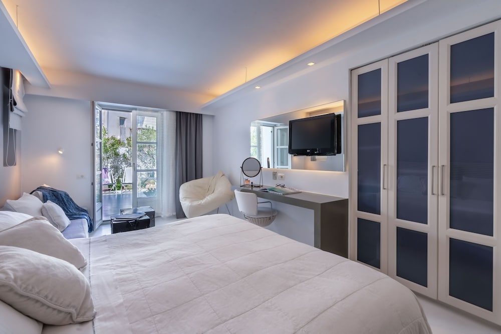 Semeli Hotel — Hotel rooms in Mykonos Town, South Aegean
