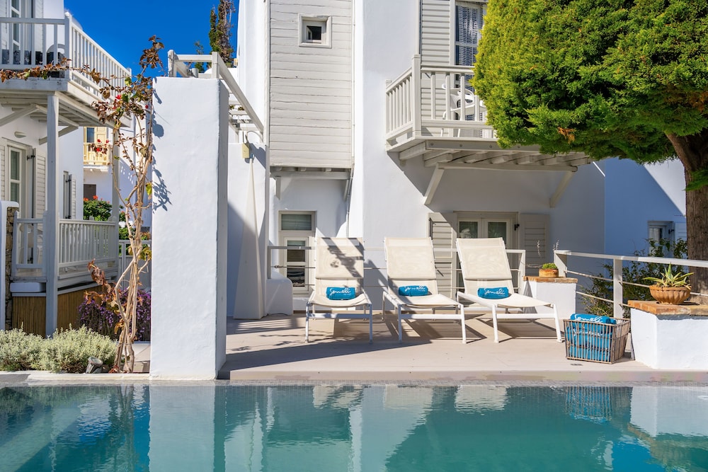 Semeli Hotel — Swimming pool in Mykonos Town, South Aegean