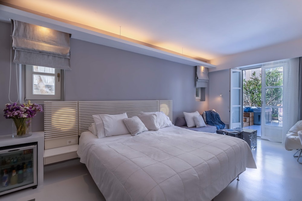 Semeli Hotel — Hotel rooms in Mykonos Town, South Aegean