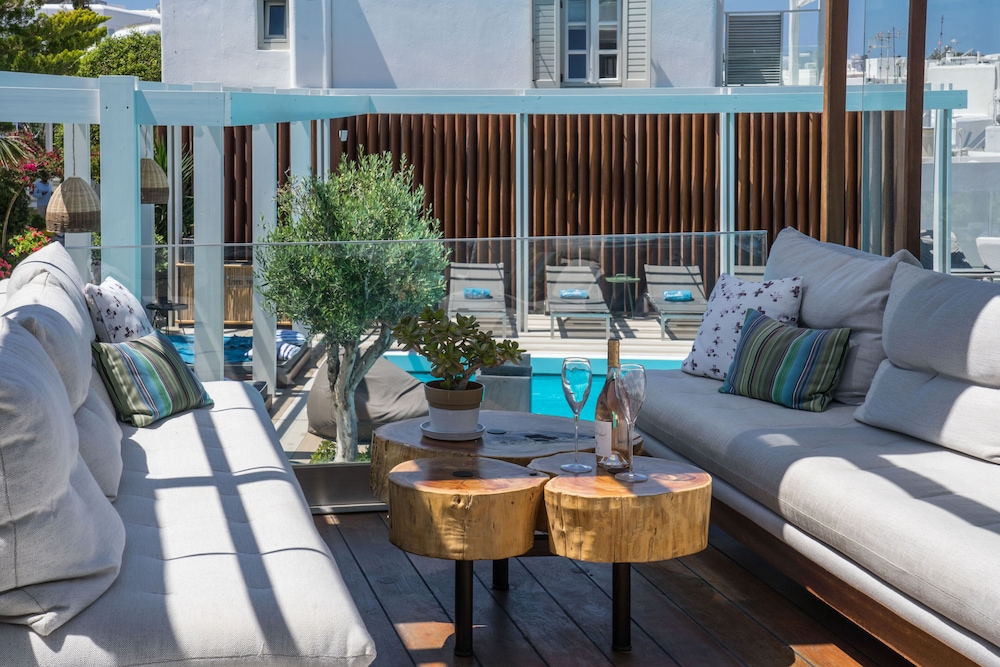 Semeli Hotel — Swimming pool in Mykonos Town, South Aegean