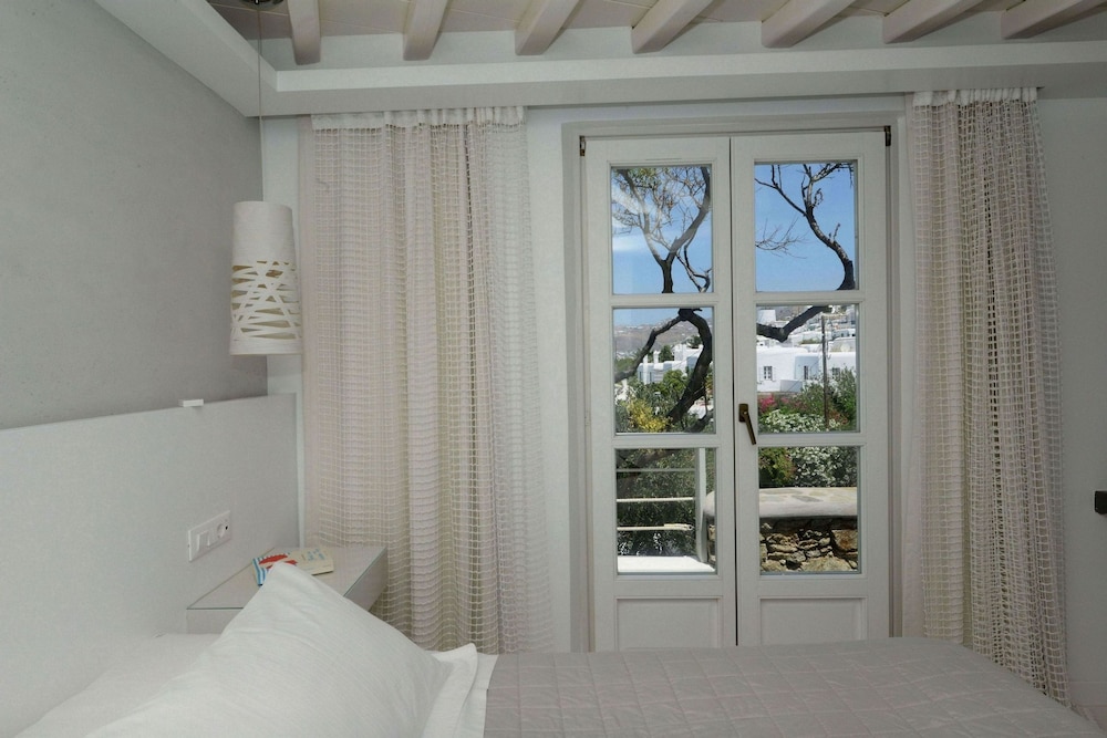 Semeli Hotel — Hotel rooms in Mykonos Town, South Aegean