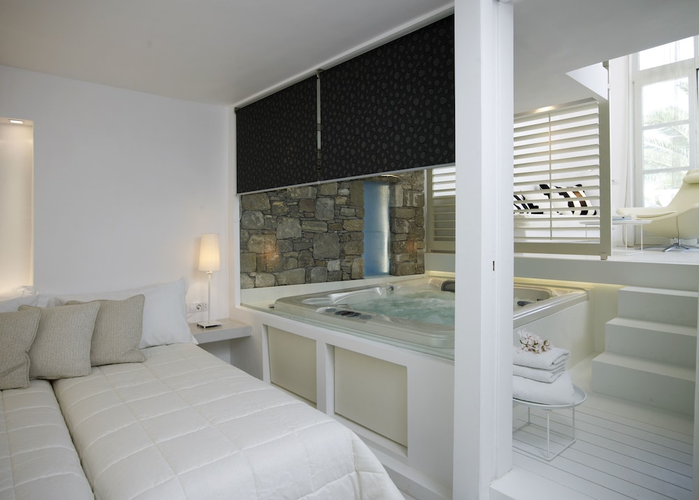 Semeli Hotel — Hotel rooms in Mykonos Town, South Aegean